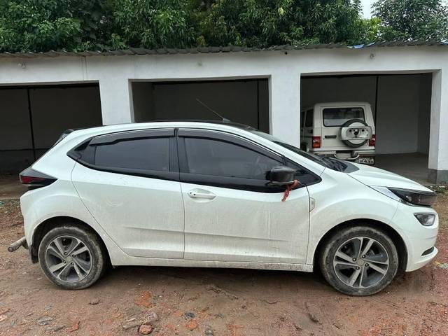 https://images10.gaadi.com/usedcar_image/4237681/original/processed_dc6df458-c391-4897-97ed-46abe802707d.jpg?imwidth=6401