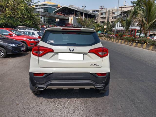 https://images10.gaadi.com/usedcar_image/4237698/original/processed_c2f6ac7c72cdabef3aa076f9b9d2922e.jpg?imwidth=6401