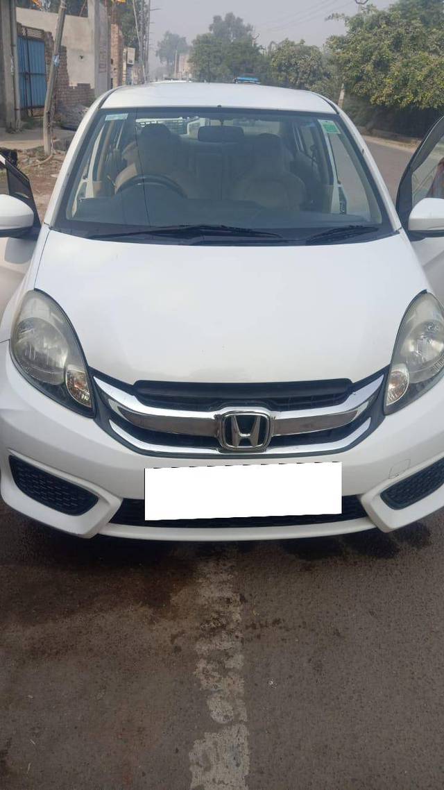 https://images10.gaadi.com/usedcar_image/4237714/original/618d9e0d7a80f170f968238e39f6441b.jpg?imwidth=6402