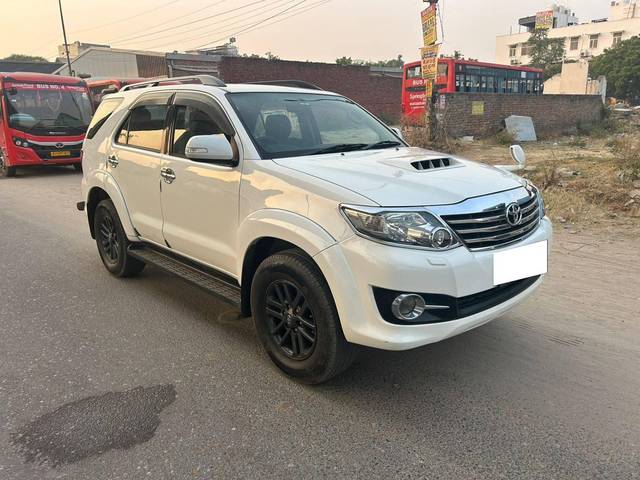 https://images10.gaadi.com/usedcar_image/4237738/original/processed_42941b0c9809987de8d7c437b81390a0.jpg?imwidth=6402