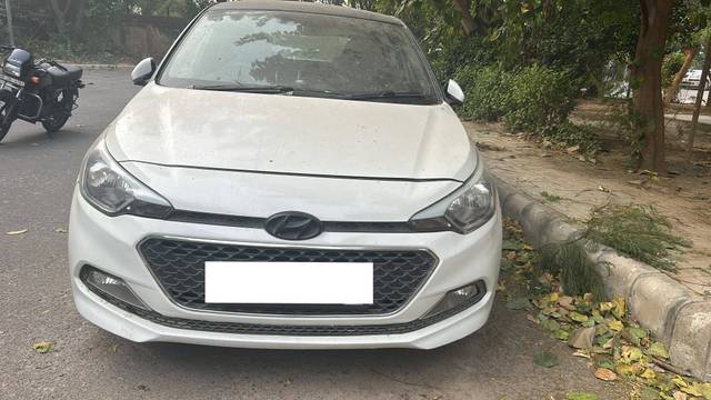 https://images10.gaadi.com/usedcar_image/4237753/original/6863a820cdfdb091302d7abb527430e8.jpg?imwidth=6402