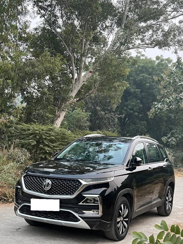 https://images10.gaadi.com/usedcar_image/4237769/original/processed_7684a830a64ea40e9f7c0a34c2e48121.jpg?imwidth=6402