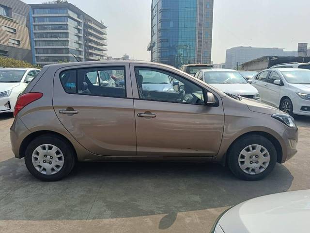 https://images10.gaadi.com/usedcar_image/4237800/original/processed_582d1ceec8c008df5b02731d8f8ed86d.jpg?imwidth=6401