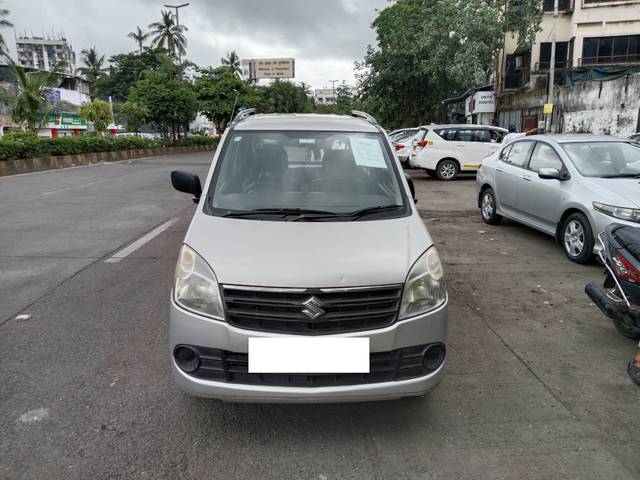 https://images10.gaadi.com/usedcar_image/4237801/original/processed_4ab578cc2526a45b1c481f33b2dba710.jpg?imwidth=6401