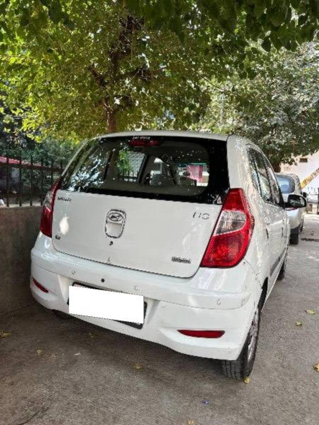 https://images10.gaadi.com/usedcar_image/4237826/original/processed_6d5ec62e-4c1c-4d02-ae2d-b6ce04a43567.jpeg?imwidth=6402