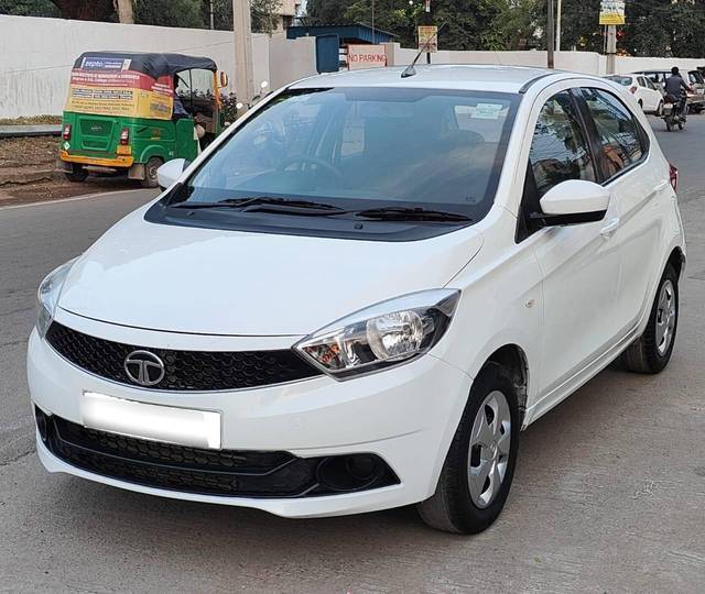 https://images10.gaadi.com/usedcar_image/4237857/original/processed_d24419cb-8c1a-408b-86cb-9c025aa5d62d.jpg?imwidth=6400