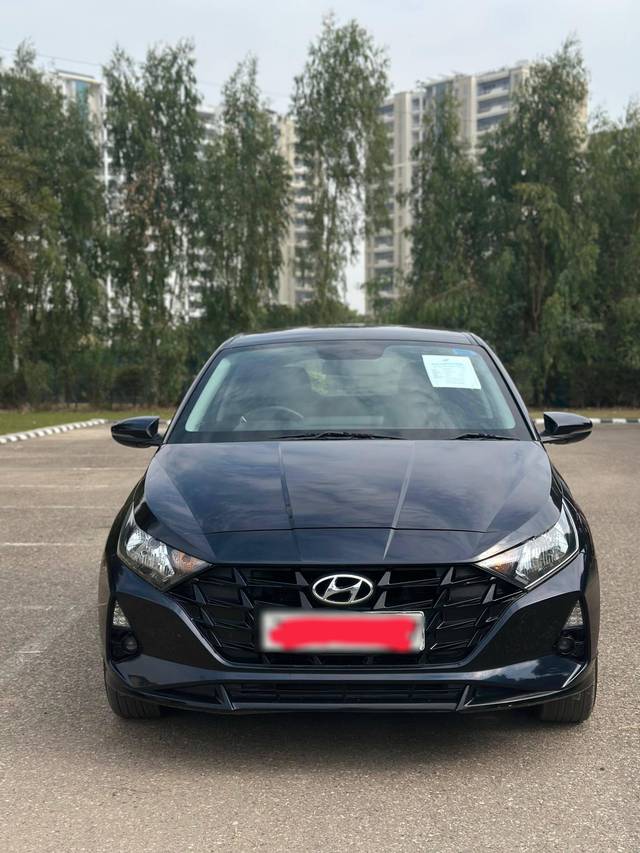 https://images10.gaadi.com/usedcar_image/4237959/original/processed_31409be91f8cf9951be5ae973e039e88.jpg?imwidth=6400