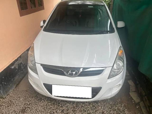 https://images10.gaadi.com/usedcar_image/4237985/original/processed_6b555d5d-f1ef-42b0-a71a-92f92ad68c6c.jpeg?imwidth=6402