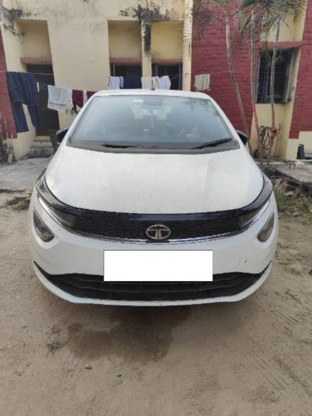 https://images10.gaadi.com/usedcar_image/4238024/original/processed_198f04b6-59f5-4856-bf5a-19fe3477b665.jpg?imwidth=6400