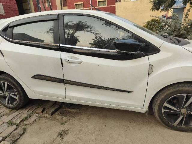 https://images10.gaadi.com/usedcar_image/4238024/original/processed_b7be5c86-fd54-4274-8f6e-94de25b67929.jpg?imwidth=6401