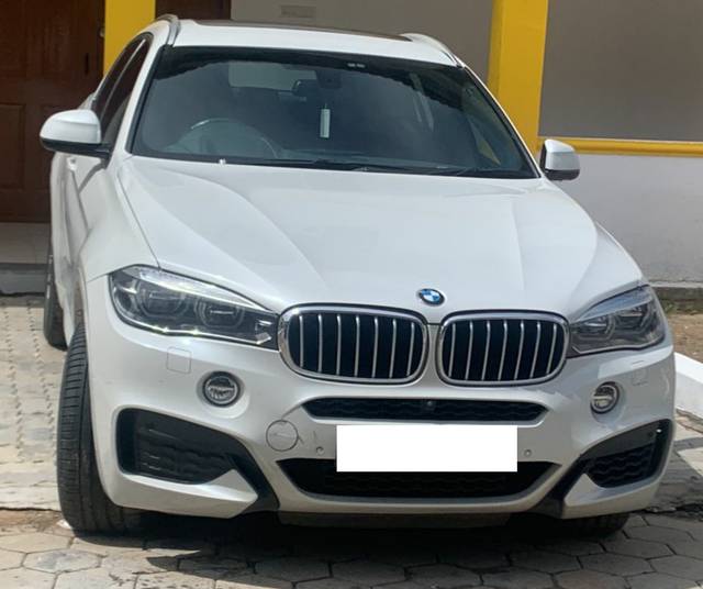 https://images10.gaadi.com/usedcar_image/4238052/original/f19ee1242c184a69aced3d625e7e5897.jpg?imwidth=6401