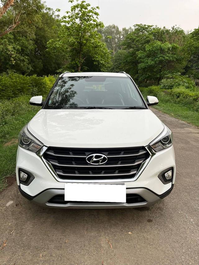 https://images10.gaadi.com/usedcar_image/4238054/original/processed_192e3818467f90fcc2ce5ba1dfe7068f.jpg?imwidth=6400