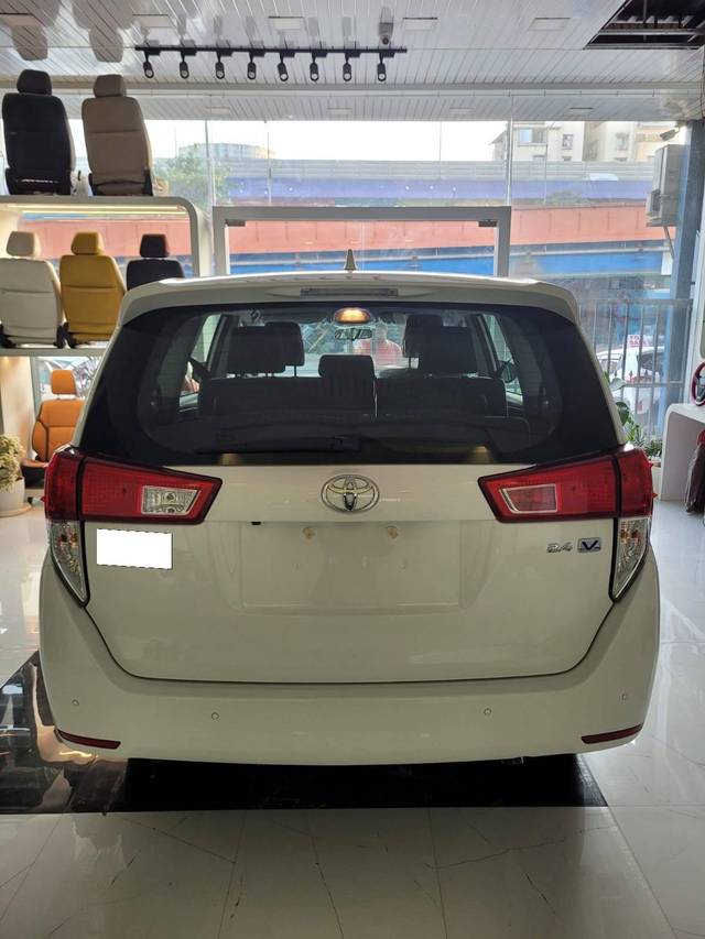 https://images10.gaadi.com/usedcar_image/4238083/original/processed_3732b6bf7e9601f3e16f2bae9c9b2061.jpeg?imwidth=6402