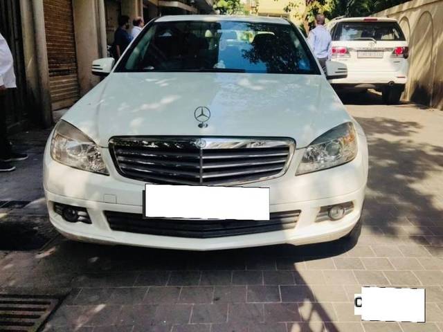 https://images10.gaadi.com/usedcar_image/4238107/original/processed_8dc645ce0bb31b9d26549592ec6f9dab.jpg?imwidth=6400