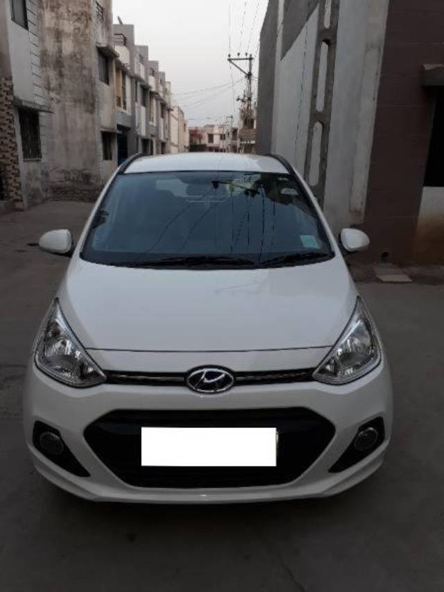 https://images10.gaadi.com/usedcar_image/4238117/original/processed_00991dc0-8158-461a-b50c-df4b62cc0549.jpg?imwidth=6400