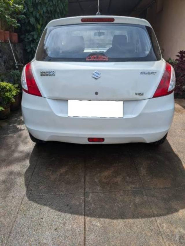 https://images10.gaadi.com/usedcar_image/4238154/original/processed_1d492920-5762-43b5-a901-1031788a9ac4.jpeg?imwidth=6401