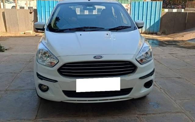 https://images10.gaadi.com/usedcar_image/4238155/original/processed_465a2e83-8458-408a-a2d8-5d392fbfa6b9.jpg?imwidth=6400