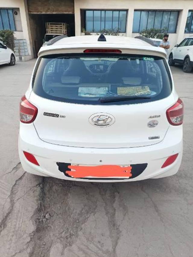 https://images10.gaadi.com/usedcar_image/4238179/original/processed_2c20a77c-6c30-4a74-9644-636a9cc4c3f3.jpg?imwidth=6402