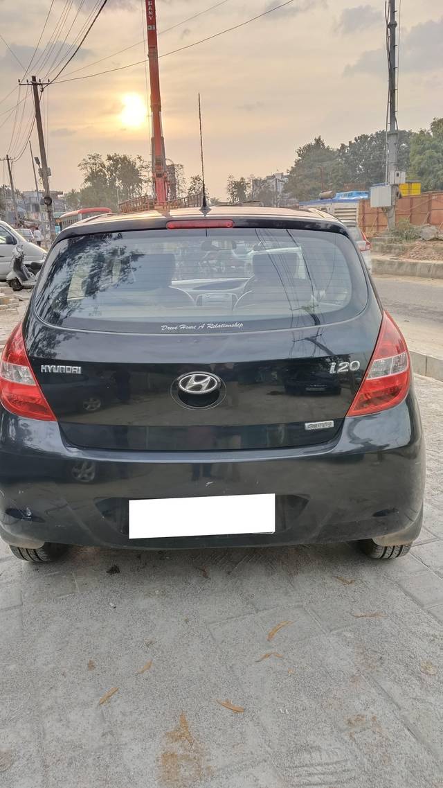 https://images10.gaadi.com/usedcar_image/4238203/original/processed_65d1671ad7c8df3279f1db834040b247.jpg?imwidth=6402