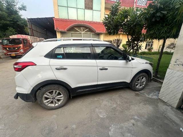 https://images10.gaadi.com/usedcar_image/4238220/original/c5bcb0e284c0b6bc8bdcc5c0188ee454.jpg?imwidth=6402