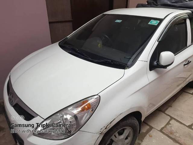 https://images10.gaadi.com/usedcar_image/4238240/original/processed_ebf282de-b91d-4ce3-9310-87692990b8a2.jpg?imwidth=6400