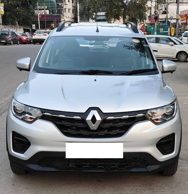 https://images10.gaadi.com/usedcar_image/4238246/original/processed_4368a1f6-10bb-442f-8755-4c3650c41274.jpg?imwidth=6402