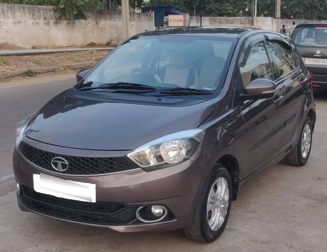 https://images10.gaadi.com/usedcar_image/4238260/original/processed_4e0d7ea1-7e6a-432f-9c27-98cc3a4ba037.jpg?imwidth=6402