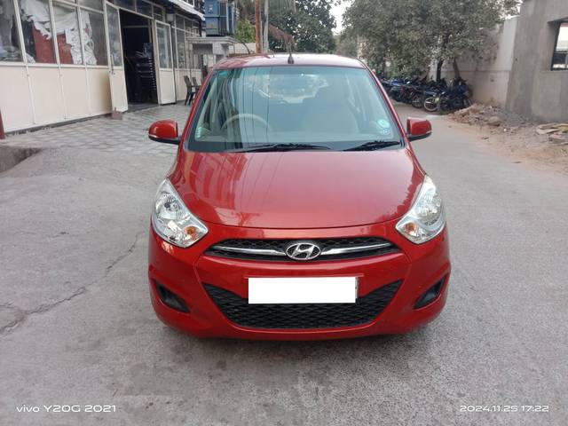 https://images10.gaadi.com/usedcar_image/4238269/original/processed_98cce439a43420f0068acb3add2a4638.jpg?imwidth=6400