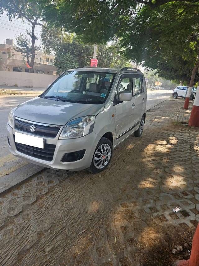 https://images10.gaadi.com/usedcar_image/4238275/original/processed_93bca7800c5b2a2127b0a1a8e9f74d40.jpg?imwidth=6402