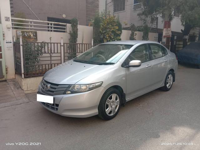 https://images10.gaadi.com/usedcar_image/4238293/original/processed_d26795d36cc975d8ded6a67cbe1deb5c.jpg?imwidth=6400