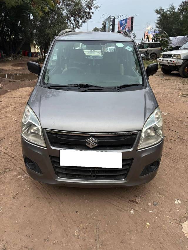 https://images10.gaadi.com/usedcar_image/4238320/original/processed_85959676abb6a4c61c9676f2c30438fb.jpg?imwidth=6400