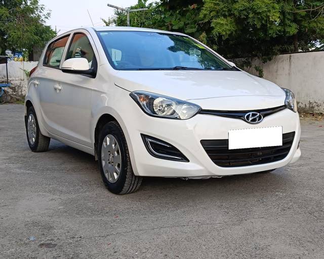 https://images10.gaadi.com/usedcar_image/4238339/original/processed_3a8aa1cb32f75ac14b6990584c165148.jpg?imwidth=6400