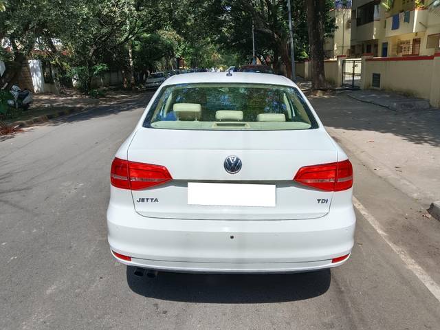 https://images10.gaadi.com/usedcar_image/4238357/original/processed_09c6d4a5a91a43b646fab5c205c73360.jpg?imwidth=6401