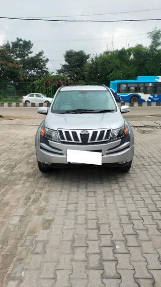 Mahindra XUV500 Mahindra XUV500 W8 1.99 mHawk