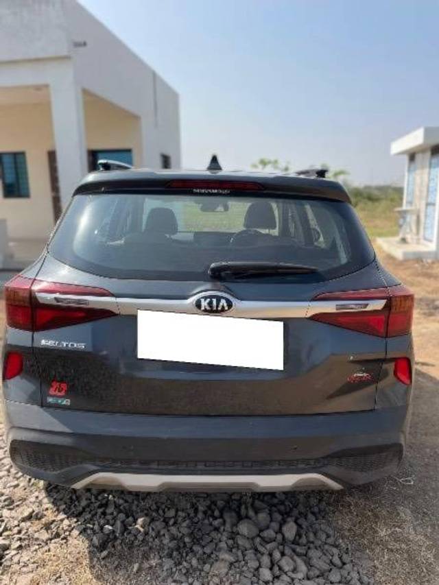 https://images10.gaadi.com/usedcar_image/4238407/original/processed_37d0cb97-558c-4856-a963-de16a8e298f7.jpeg?imwidth=6402