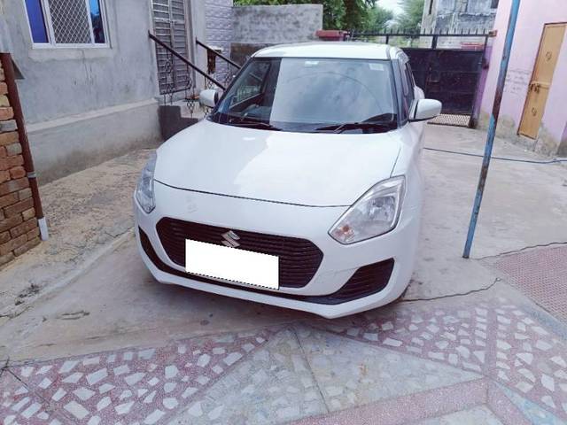 https://images10.gaadi.com/usedcar_image/4238474/original/processed_e69ca142-5f6e-4eb4-835e-6c1779ef031c.jpg?imwidth=6402