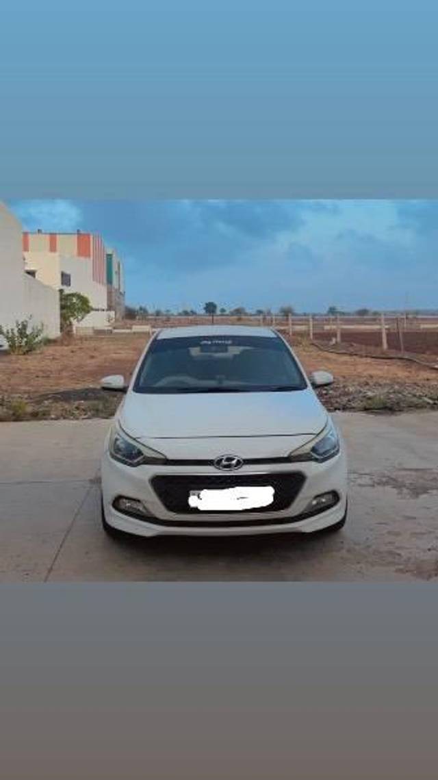 https://images10.gaadi.com/usedcar_image/4238504/original/processed_654382d7-2baf-4ab6-b456-6281b74fcf47.jpg?imwidth=6400