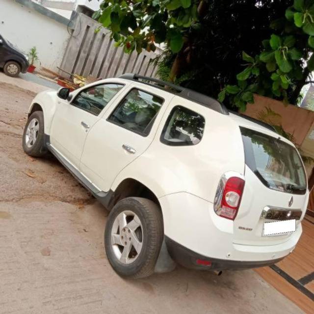 https://images10.gaadi.com/usedcar_image/4238549/original/processed_0452dab4-e827-422a-a282-0f7b38dfc531.jpg?imwidth=6402