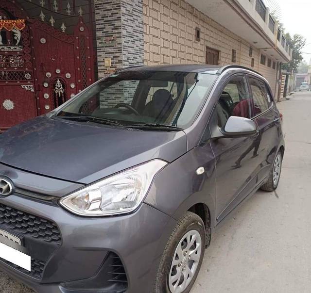 https://images10.gaadi.com/usedcar_image/4238597/original/processed_328ffd0147aa525c941a9f349f12b210.jpg?imwidth=6401