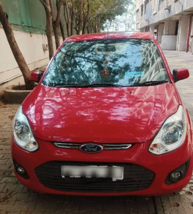 https://images10.gaadi.com/usedcar_image/4238632/original/processed_958411de-abbc-40b4-a32c-2274d986e811.jpg?imwidth=6402