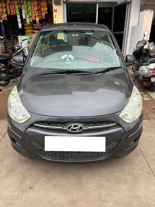 https://images10.gaadi.com/usedcar_image/4238660/original/processed_1f2c0552309e4017e26a65690c4e9683.jpg?imwidth=6400