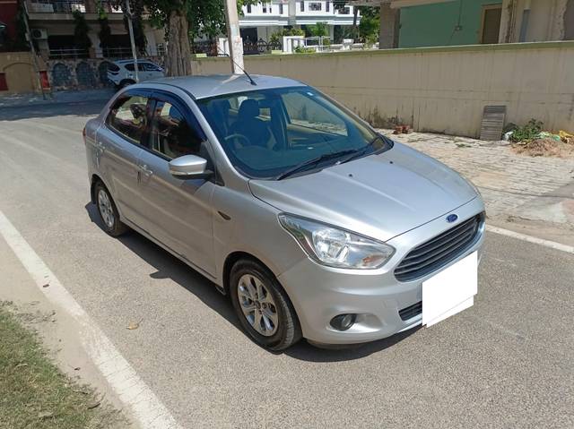 https://images10.gaadi.com/usedcar_image/4238663/original/processed_cd58504a67b528aed098d361ff56a3fb.jpg?imwidth=6400