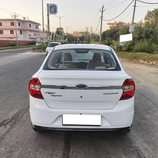 https://images10.gaadi.com/usedcar_image/4238676/original/processed_bcc5dda66347b084b387dc13e54b413b.jpg?imwidth=6402