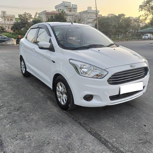 https://images10.gaadi.com/usedcar_image/4238676/original/processed_ead4784ef480d50ee1d3b8d1a7e0c7a0.jpg?imwidth=6400