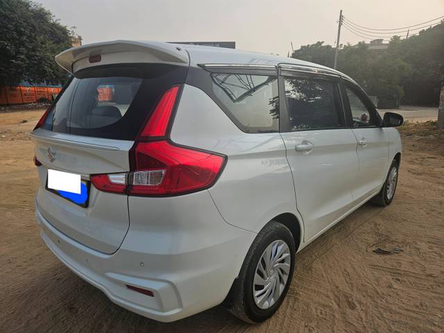 https://images10.gaadi.com/usedcar_image/4238716/original/processed_63ee2f0df7f33418a13465e2dc71d279.jpg?imwidth=6401