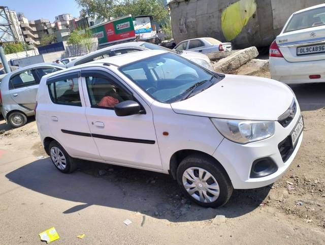 https://images10.gaadi.com/usedcar_image/4238806/original/processed_554d532dc6232a8c9f435f5e7742c773.jpg?imwidth=6402