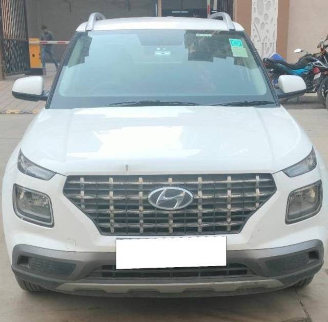 https://images10.gaadi.com/usedcar_image/4238814/original/30888ab9b6c1fd6b35dab64b6ddd86ba.jpeg?imwidth=6400