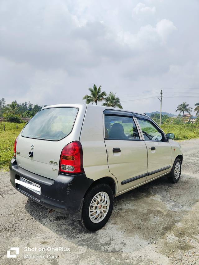 https://images10.gaadi.com/usedcar_image/4238838/original/processed_b08bd8e6d07c2fcb0864f1e0b3403b1c.jpg?imwidth=6402