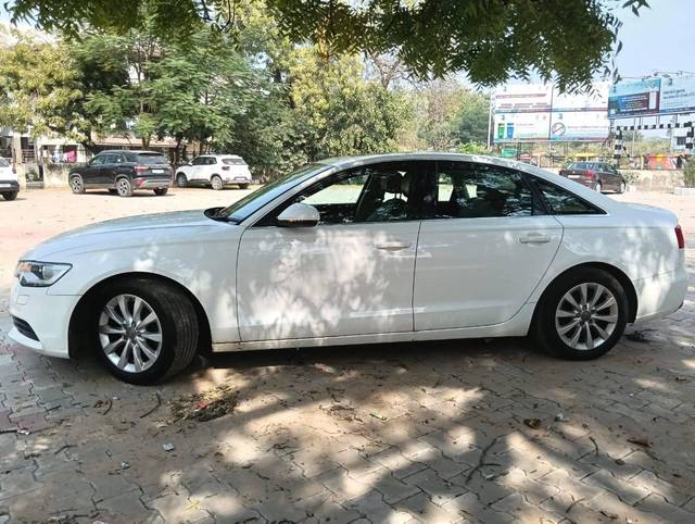 https://images10.gaadi.com/usedcar_image/4238861/original/processed_8b065f9f2a4ba98be9082eff17a0a2af.jpg?imwidth=6402