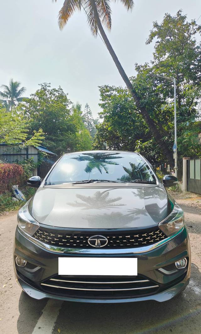 https://images10.gaadi.com/usedcar_image/4239011/original/processed_5bd6493ff924979a4a87e034c1714345.jpg?imwidth=6400